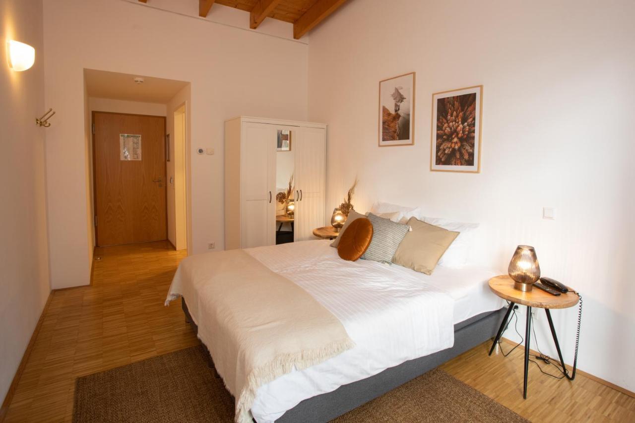 Отель Hotel Hofgut Imsbach Lapointe